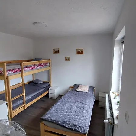 Apartment Mieszkanie Wakacyjno-pracownicze Caloroczne Pawlowo Zonskie